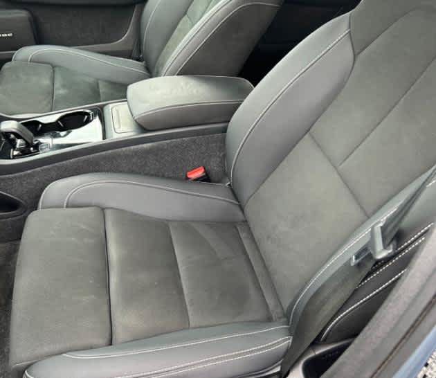Used 2023 Volvo XC40 Recharge Ultimate w/ Protection Package Premier AWD/4WD image 3