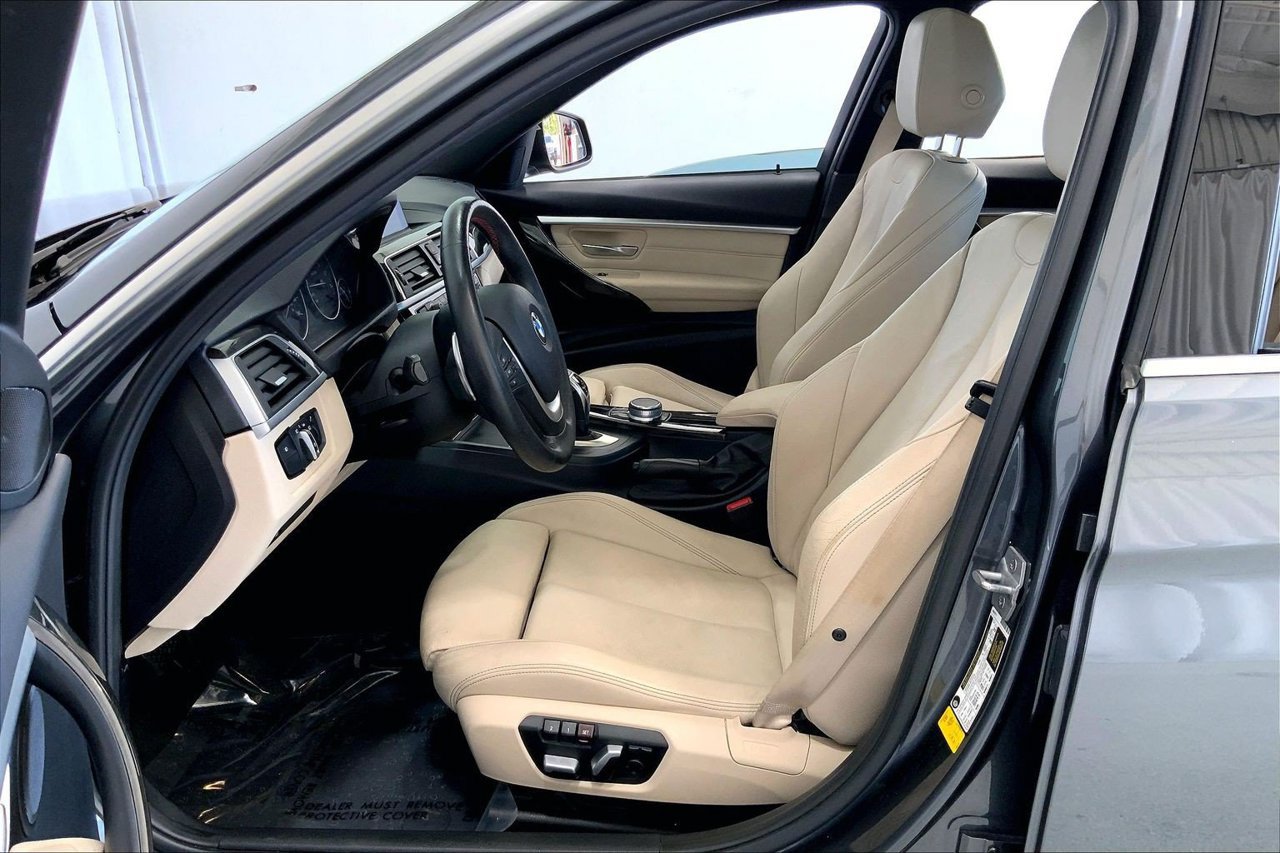 Used 2018 BMW 330i Sedan RWD image 18