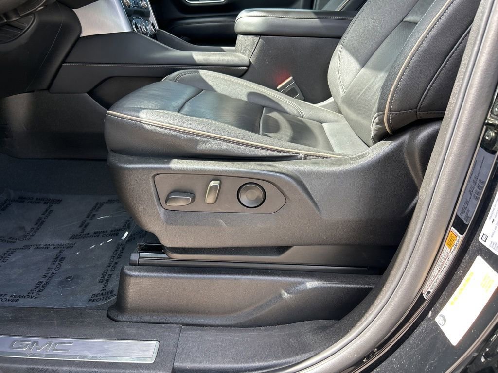 Used 2023 GMC Yukon SLT image 17