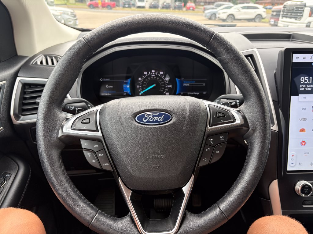 Used 2024 Ford Edge SEL w/ Convenience Package AWD/4WD image 16