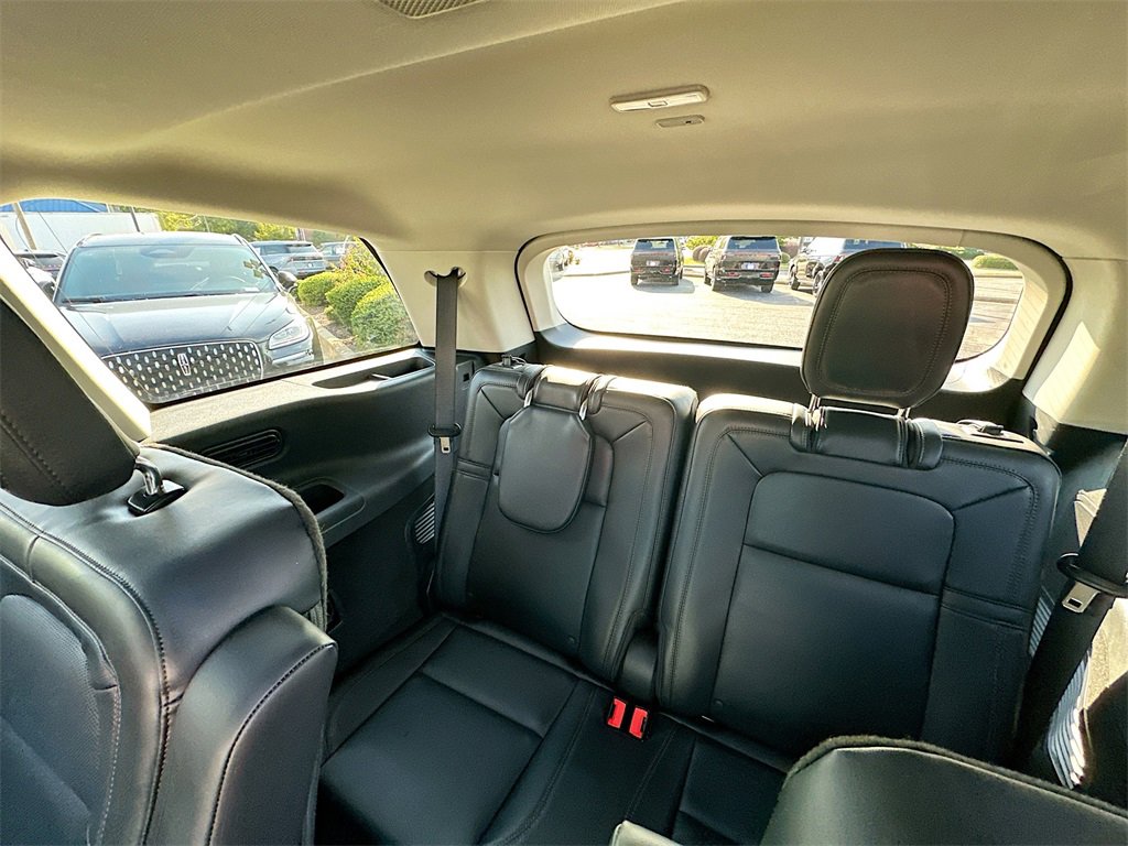 Used 2025 Lincoln Aviator Reserve w/ Illumination Package image 4