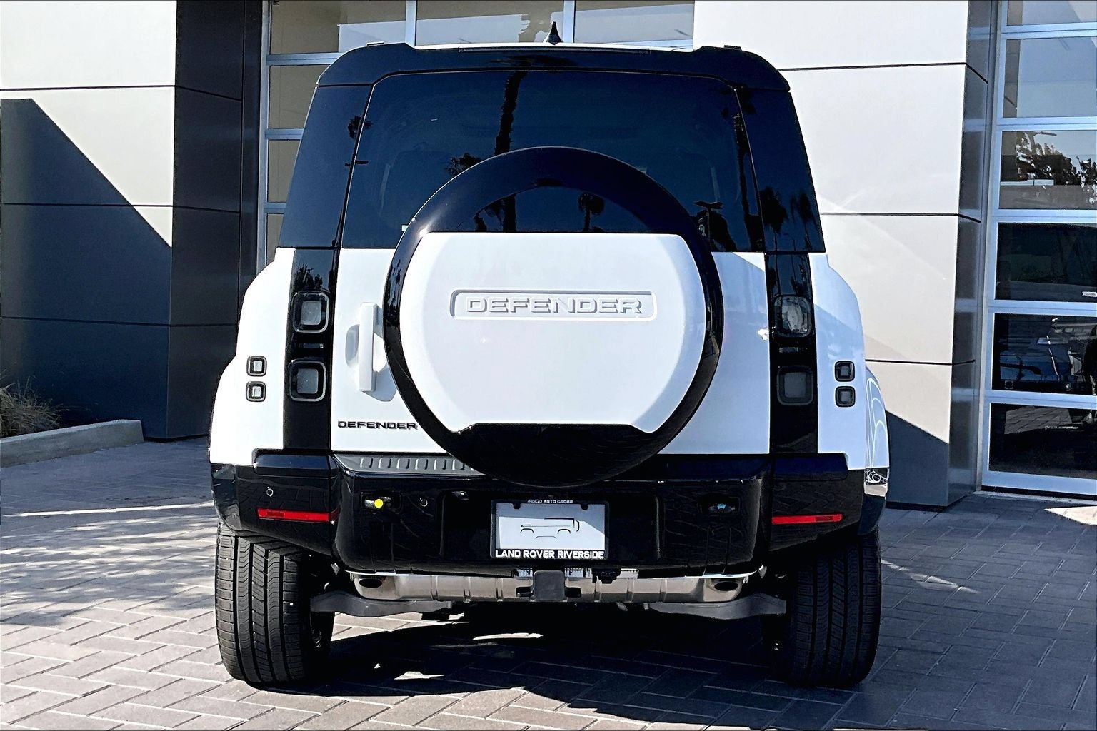 New 2026 Land Rover Defender 110 X-Dynamic SE AWD/4WD image 4