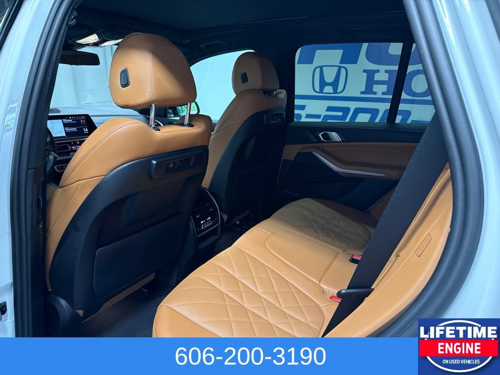 Used 2023 BMW X5 xDrive40i w/ Premium Package AWD/4WD image 16
