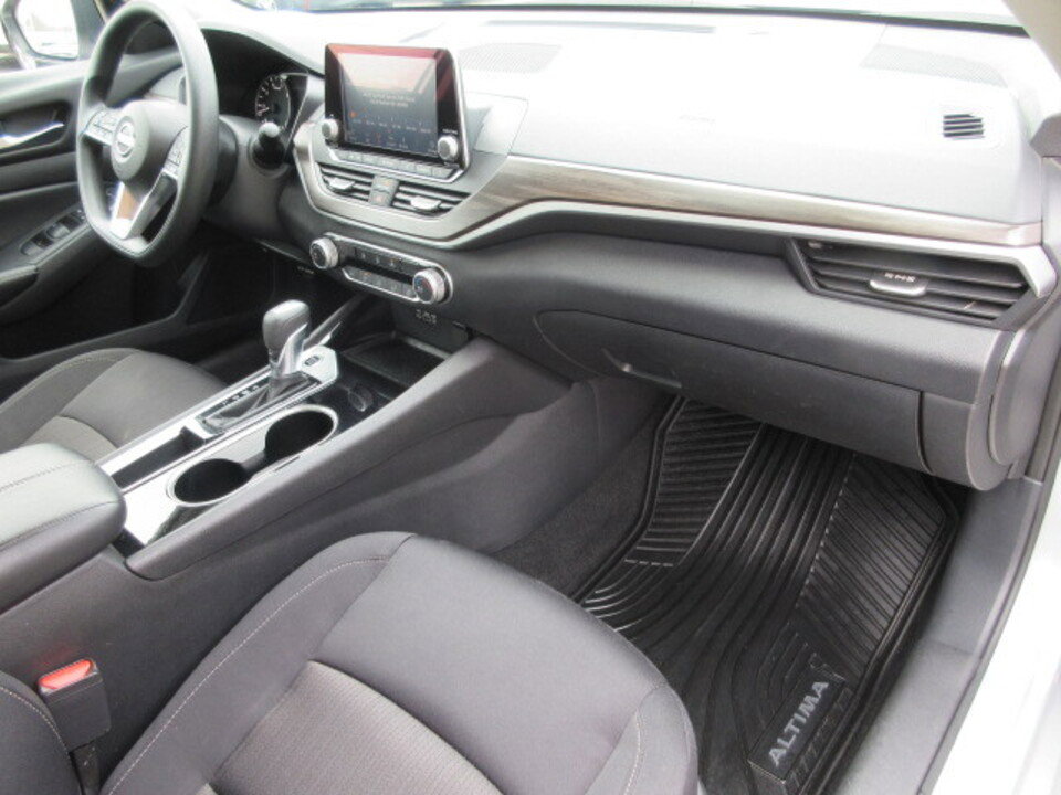 Used 2024 Nissan Altima 2.5 SV image 26