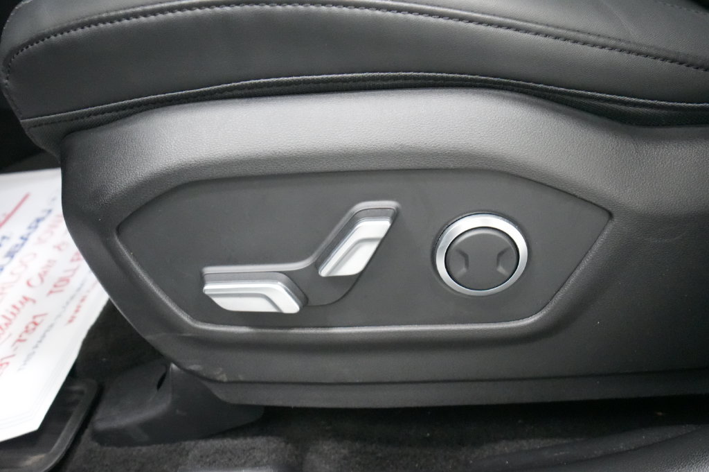 Used 2025 Hyundai Santa Fe SEL AWD/4WD image 17