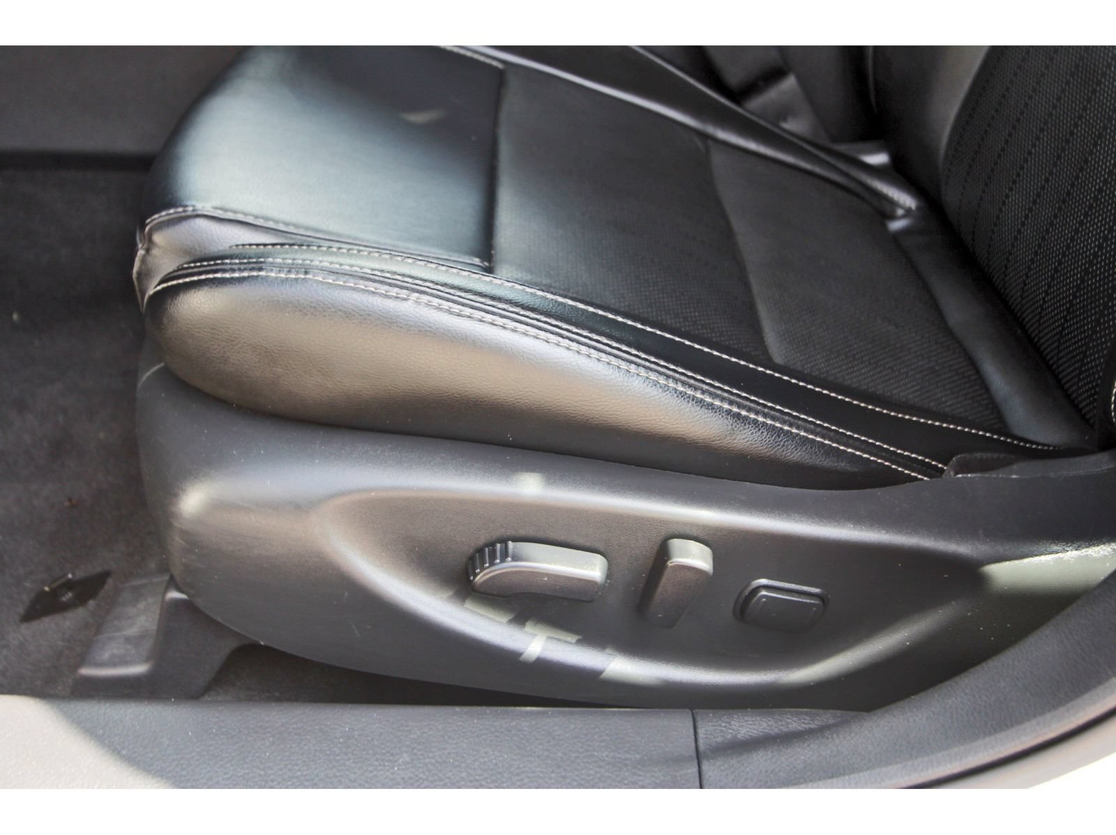 Used 2023 Nissan Maxima SV w/ Floor Mat Group FWD image 30