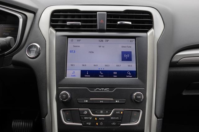 Used 2019 Ford Fusion SE image 25