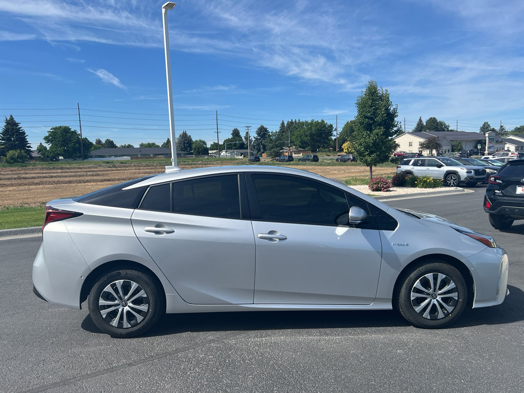 Used 2020 Toyota Prius XLE w/ Advanced Technology Package AWD/4WD image 5