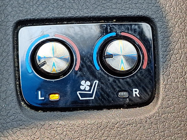 Used 2016 Toyota Avalon Limited w/ Toyota Safety Sense Package FWD image 24