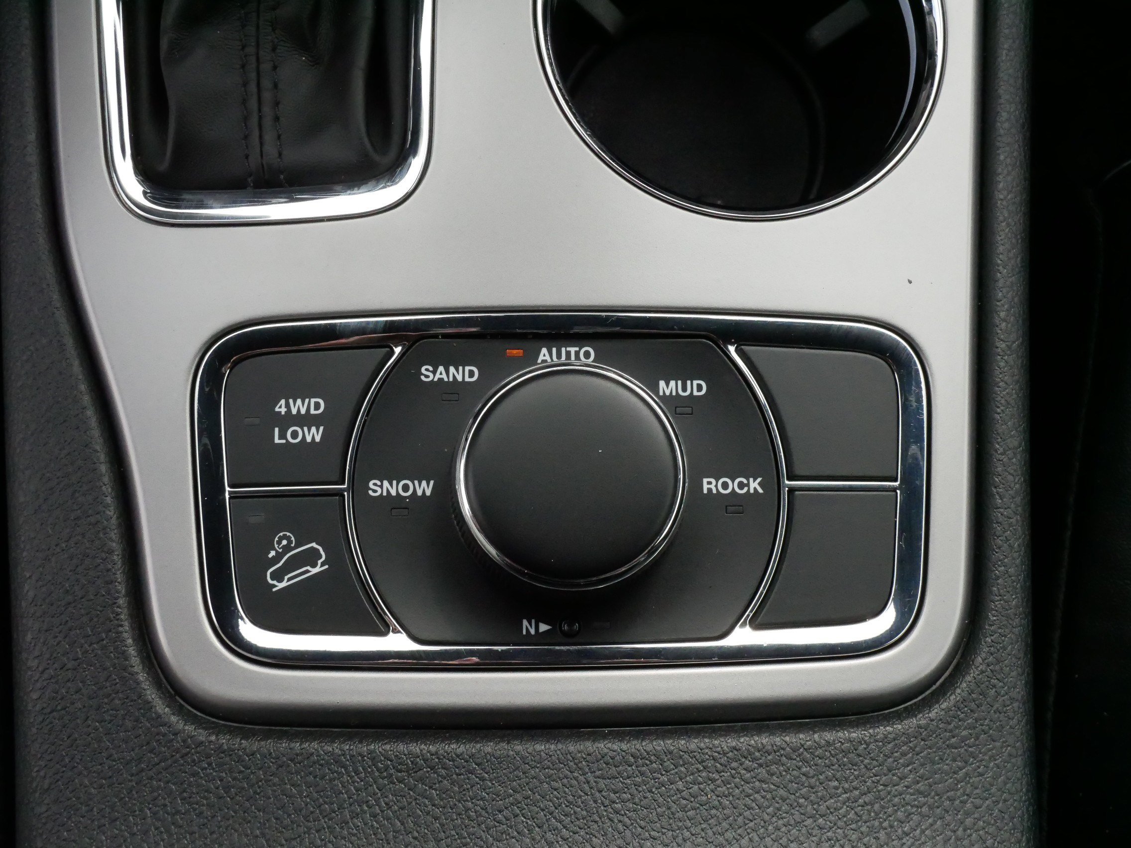 Used 2022 Jeep Grand Cherokee Laredo X AWD/4WD image 25
