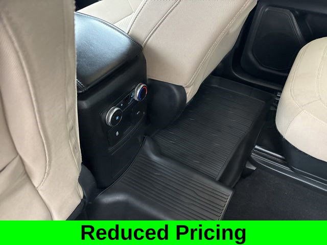Used 2022 Ford Explorer XLT image 35