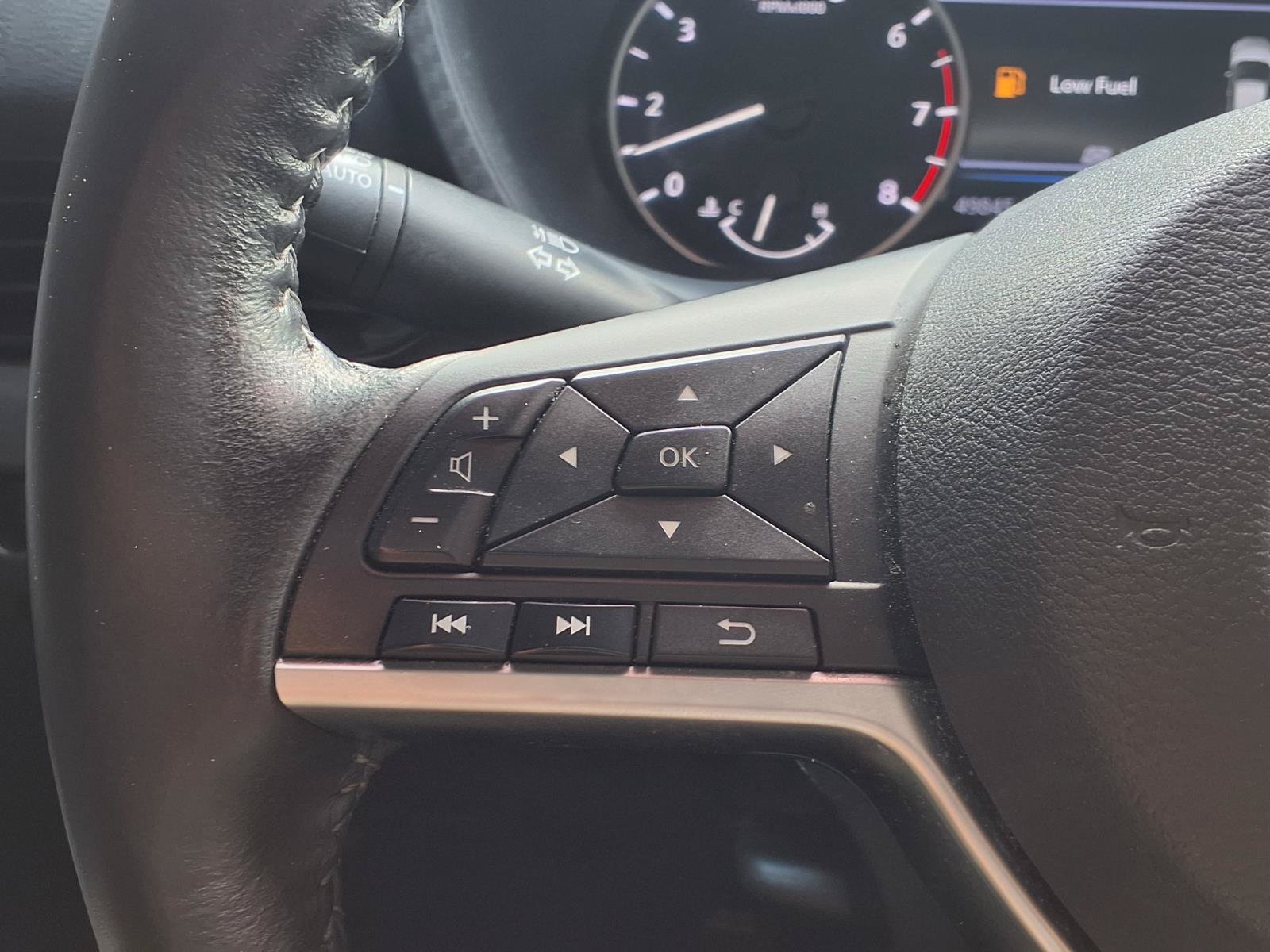 Used 2022 Nissan Sentra SV FWD image 14