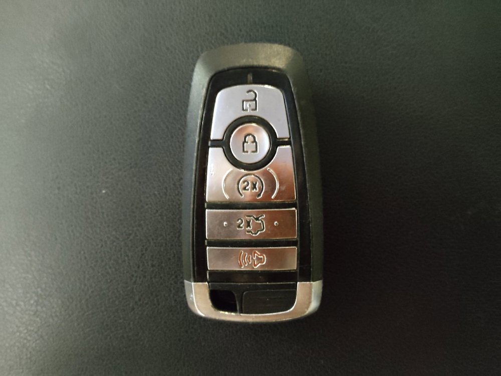 Used 2017 Ford Edge Titanium w/ Technology Package FWD image 32