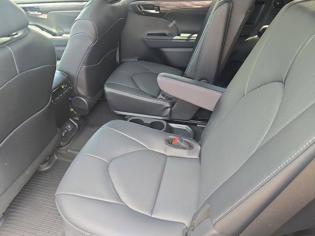 New 2026 Toyota Highlander Limited AWD/4WD image 14