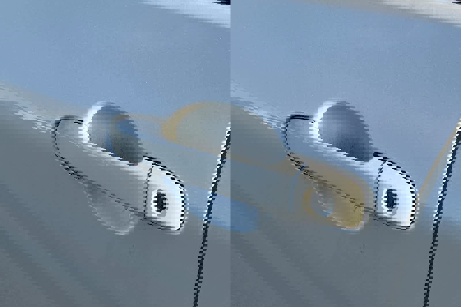 Certified 2016 Toyota Camry SE image 7