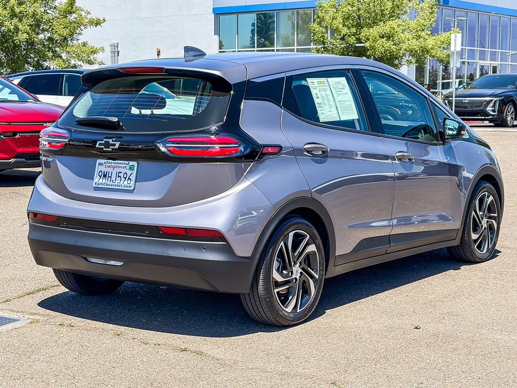 Used 2023 Chevrolet Bolt LT w/ Infotainment Package FWD image 4