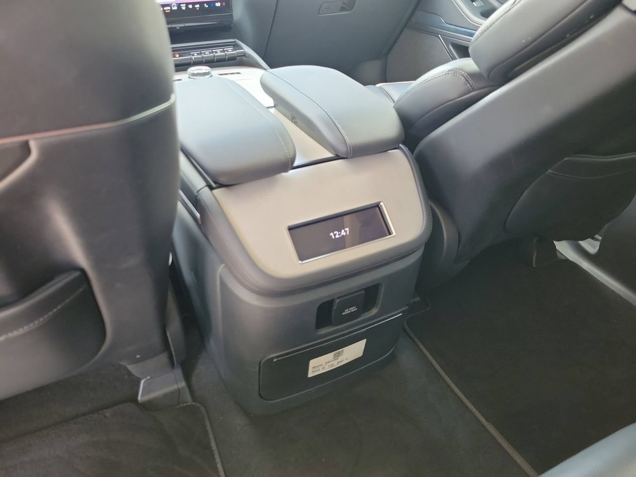 Used 2026 Lincoln Navigator Reserve AWD/4WD image 8