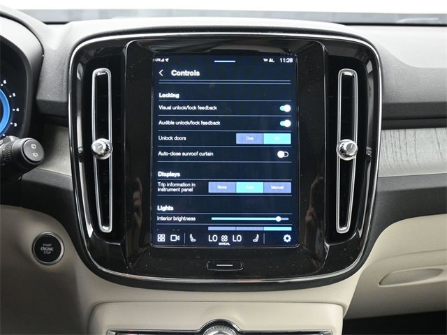 Used 2024 Volvo XC40 B5 Plus w/ Protection Package Premier image 17