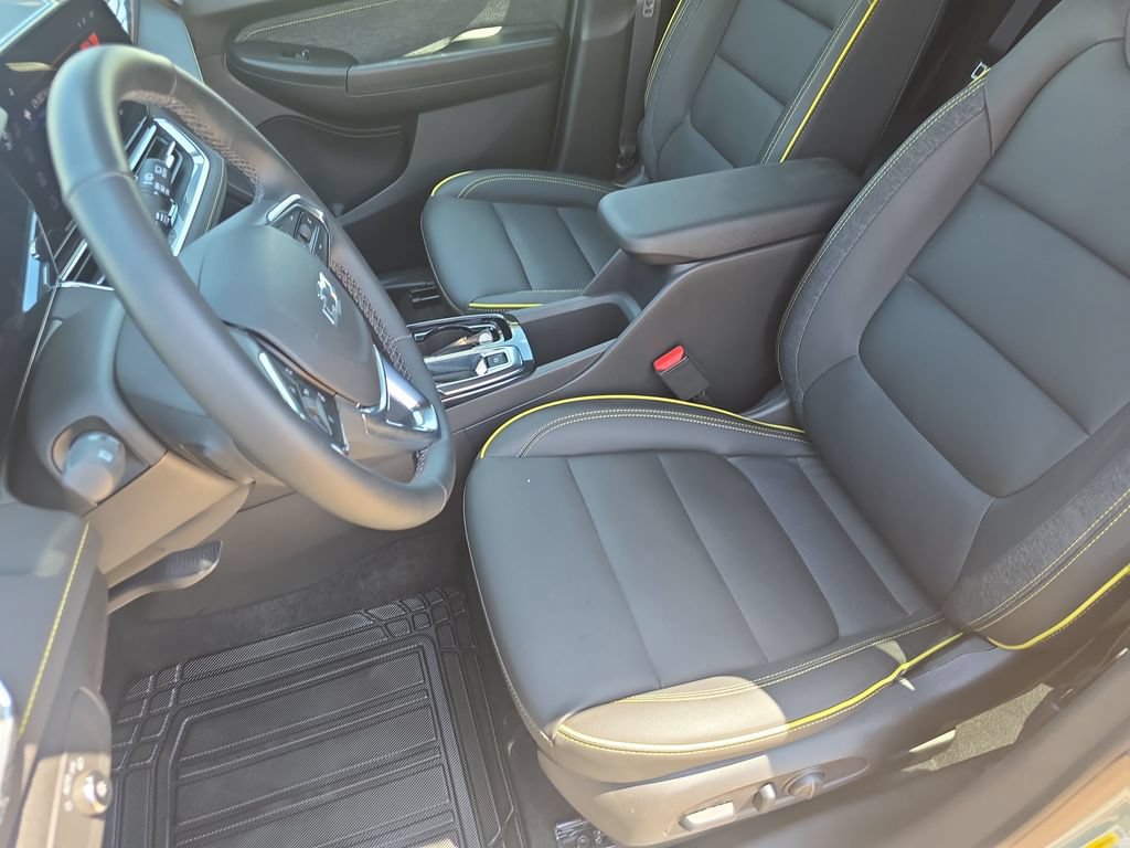 Used 2025 Chevrolet TrailBlazer ACTIV w/ Convenience Package FWD image 14