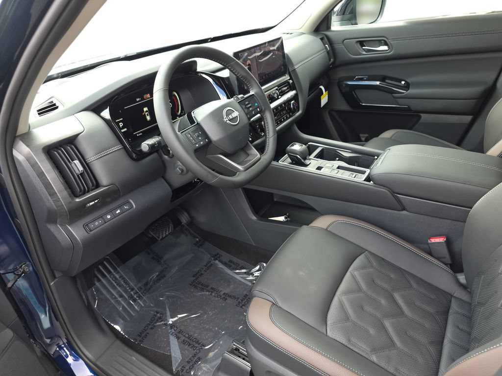 New 2026 Nissan Pathfinder Platinum FWD image 16