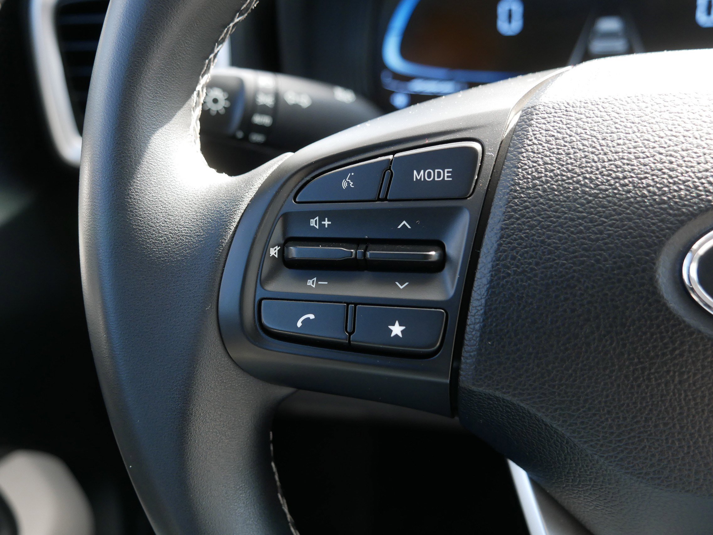 Certified 2023 Hyundai Venue SEL FWD image 30