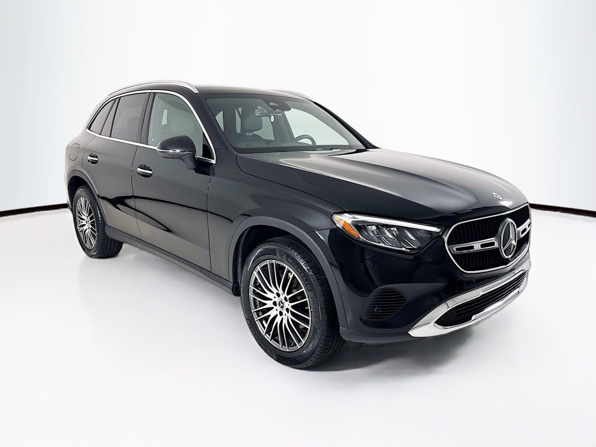 Certified 2025 Mercedes-Benz GLC 300 image 1