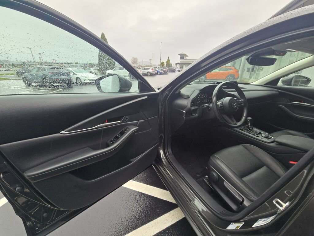 Used 2021 MAZDA CX-30 FWD 2.5 S w/ Select Package image 17