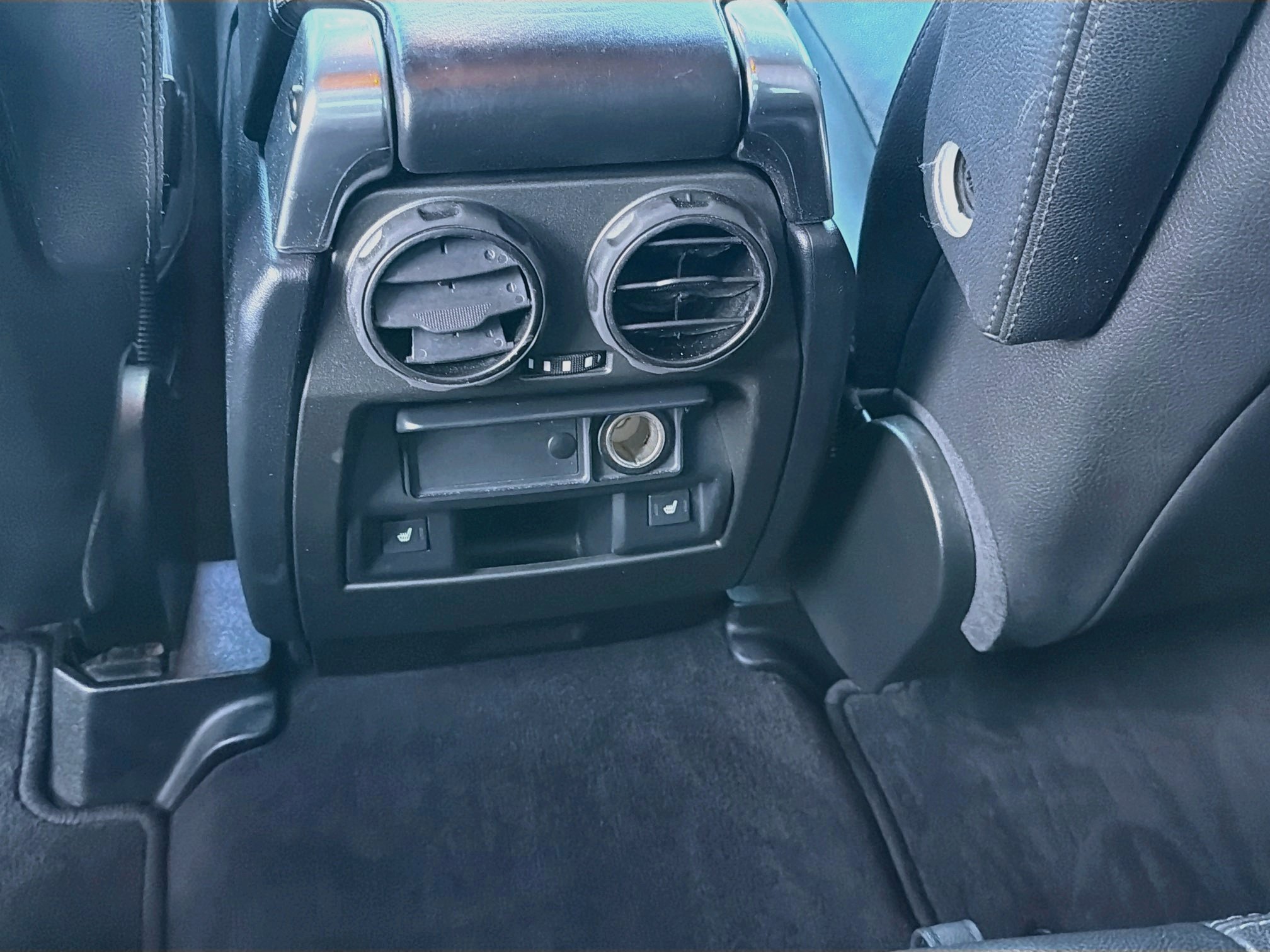 Used 2014 Land Rover LR4 HSE AWD/4WD image 18