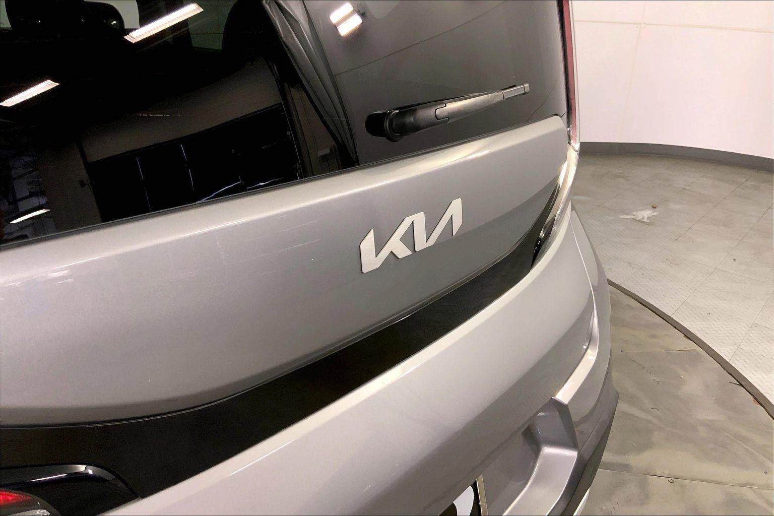 Certified 2025 Kia Soul LX FWD image 29
