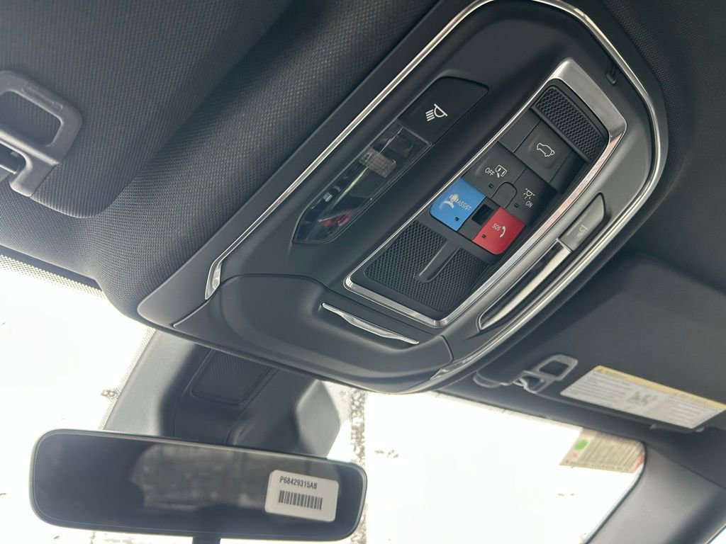 New 2026 Jeep Grand Cherokee Altitude image 24