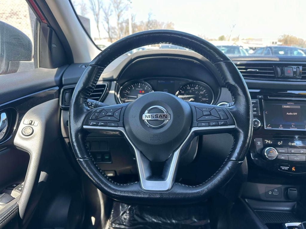 Used 2022 Nissan Rogue Sport SV AWD/4WD image 14