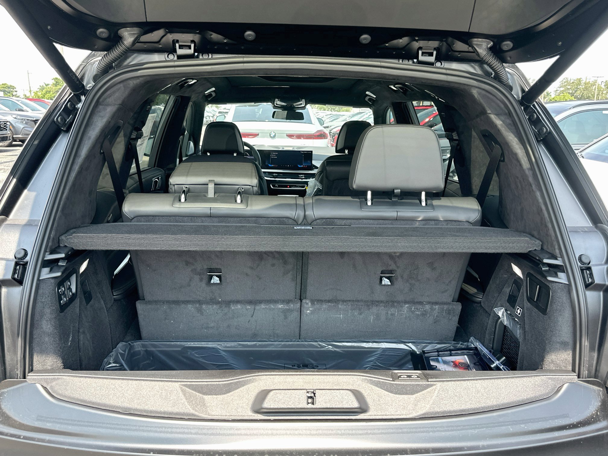 New 2027 BMW X7 xDrive40i w/ Executive Package AWD/4WD image 19