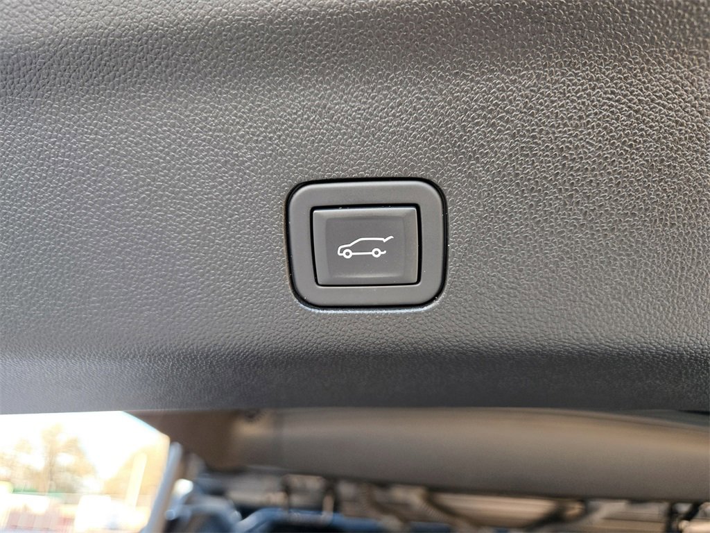 Used 2024 Chevrolet Tahoe High Country w/ Advanced Technology Package image 31