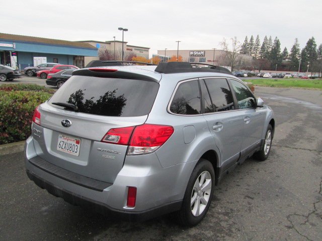 Used 2013 Subaru Outback 2.5i Premium image 4
