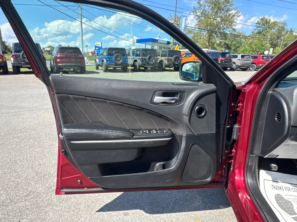 Used 2020 Dodge Charger SXT w/ Cold Weather Package RWD image 20