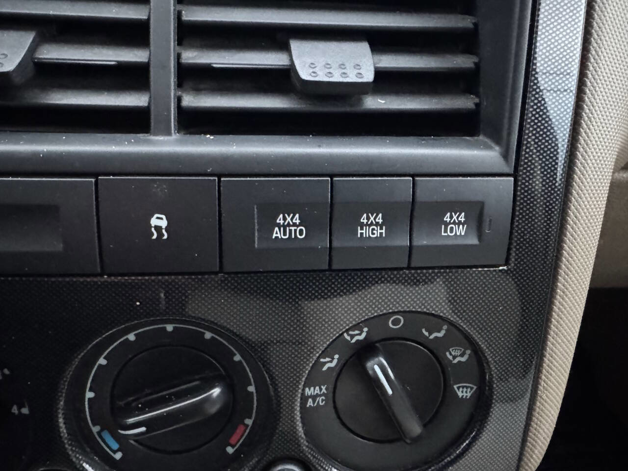 Used 2008 Ford Explorer Sport Trac XLT image 41