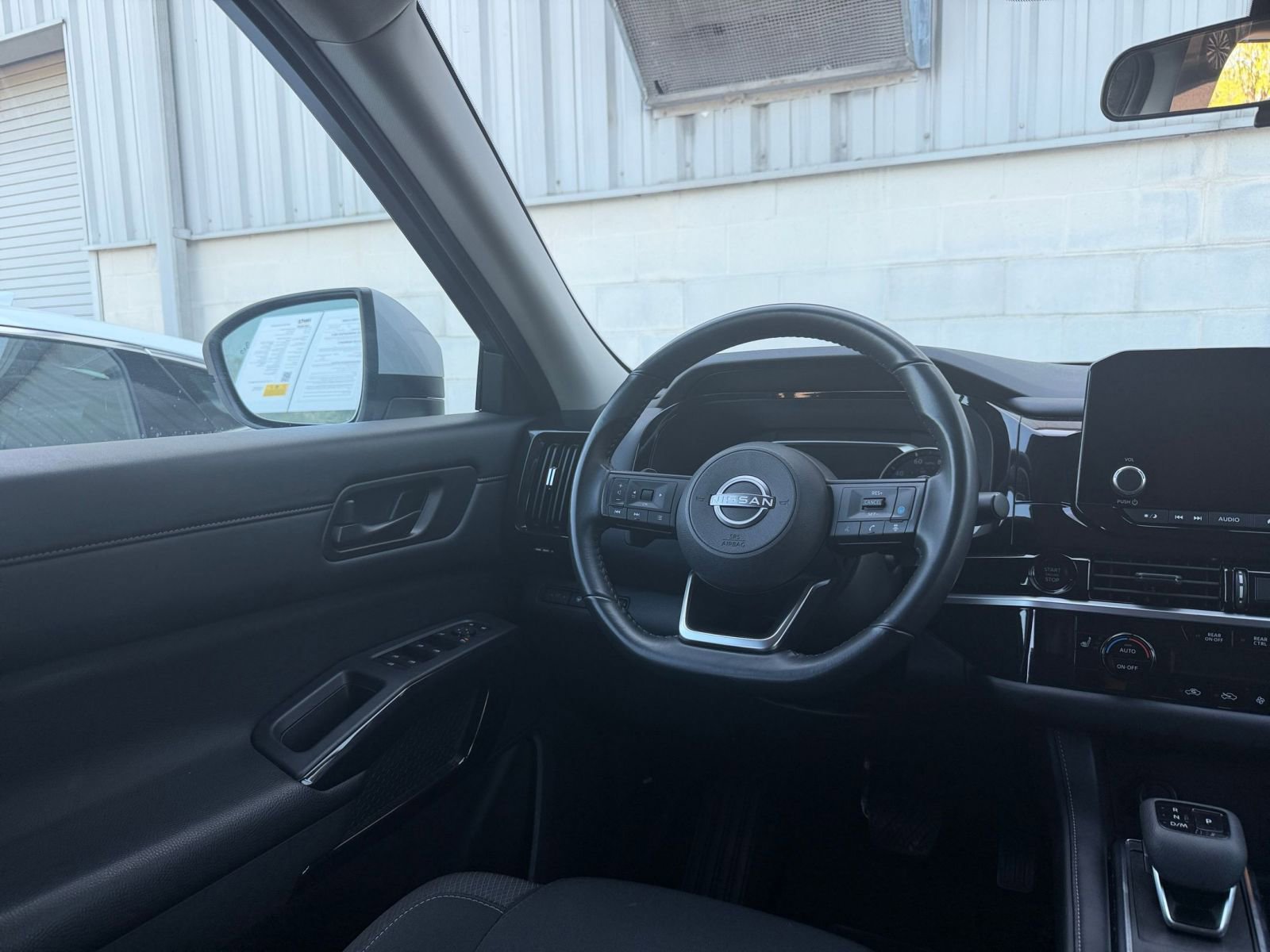 Used 2025 Nissan Pathfinder SV AWD/4WD image 37