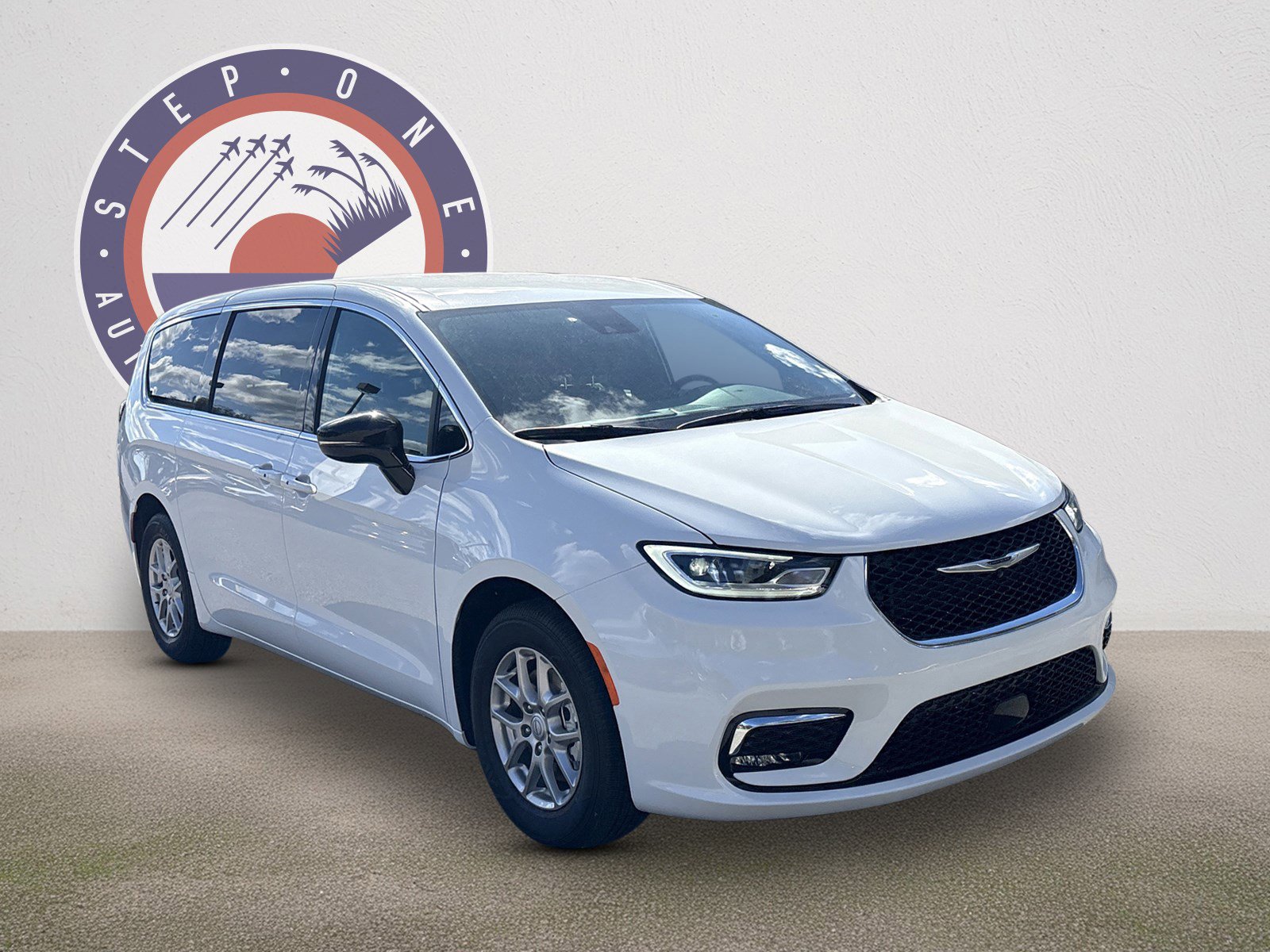 New 2026 Chrysler Pacifica Select image 2