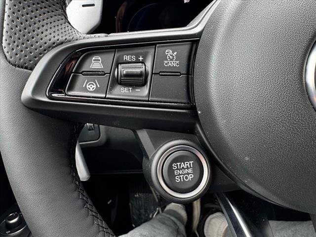 New 2025 Alfa Romeo Giulia AWD w/ Veloce Package AWD image 27