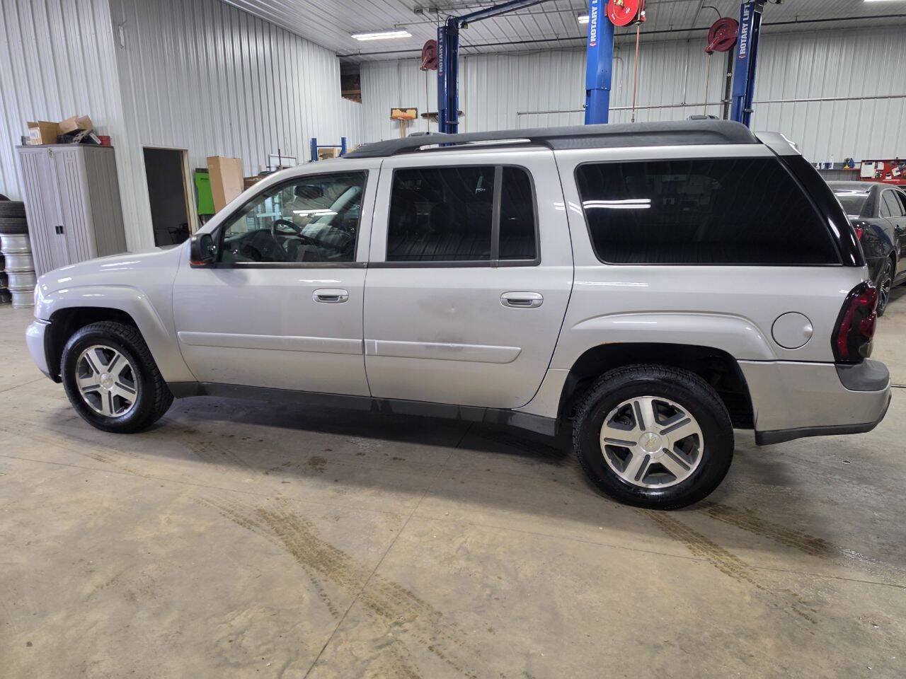 Used 2005 Chevrolet TrailBlazer EXT 4WD w/ LS Preferred Equipment Group image 5