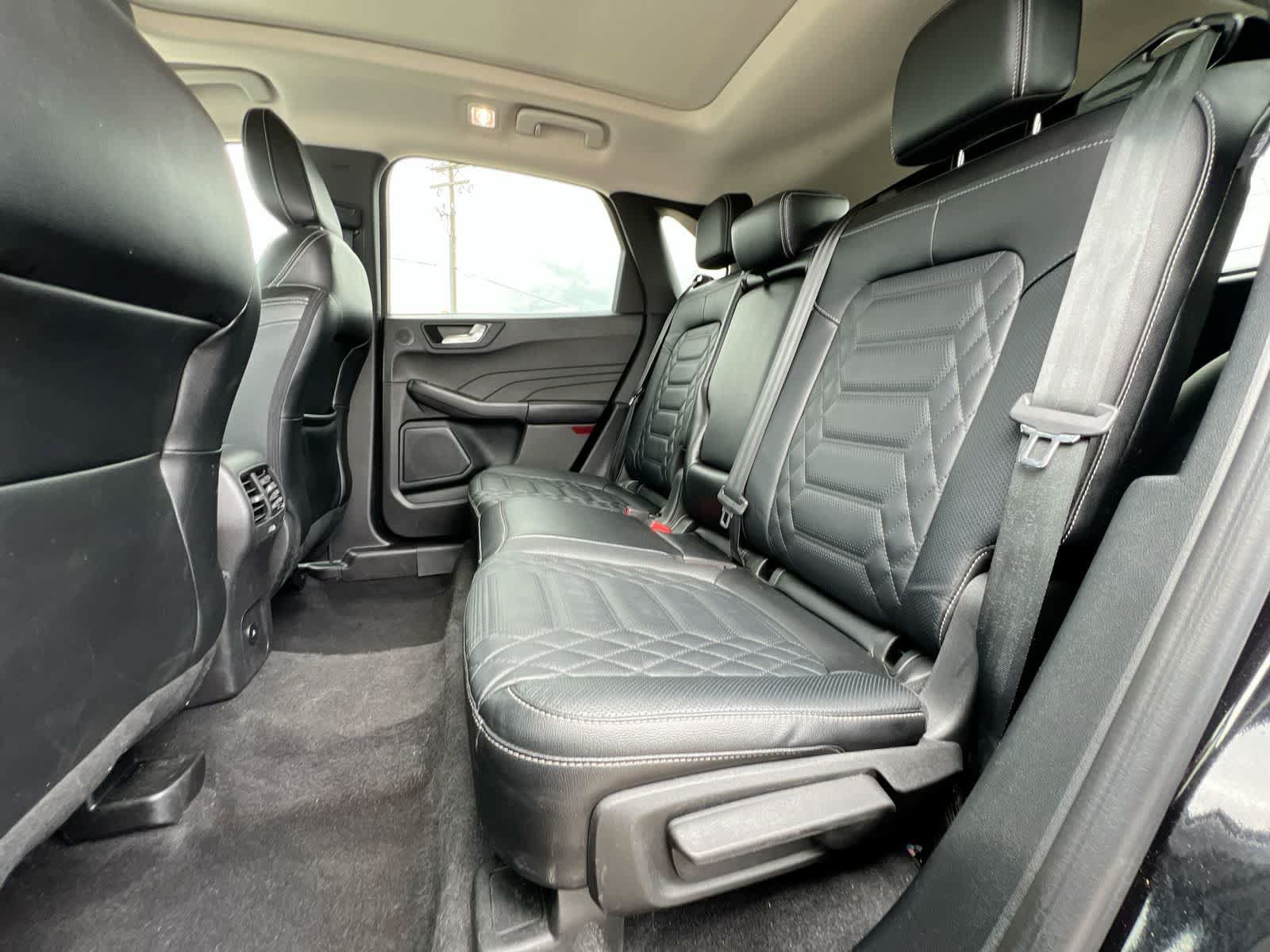 Used 2023 Ford Escape Platinum w/ Premium Technology Package AWD/4WD image 19