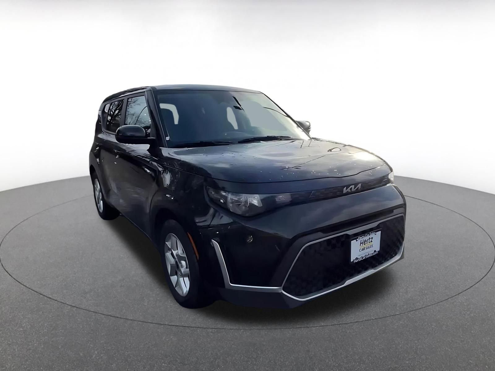 Used 2025 Kia Soul LX w/ LX Technology Package image 3