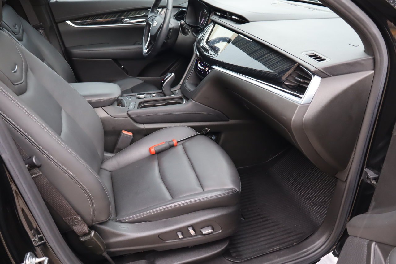 Used 2024 Cadillac XT6 Premium Luxury FWD image 18