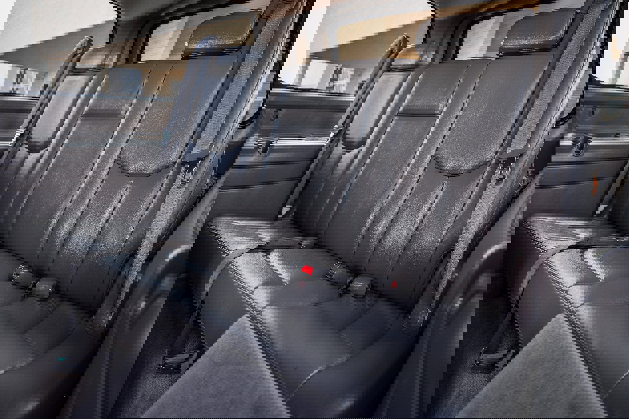 Used 2005 GMC Yukon XL 2500 SLT w/ SLT Preferred Equipment Group image 16