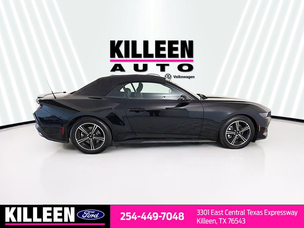Used 2025 Ford Mustang Premium image 9