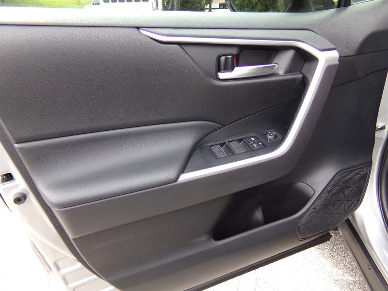 Used 2022 Toyota RAV4 SE image 56