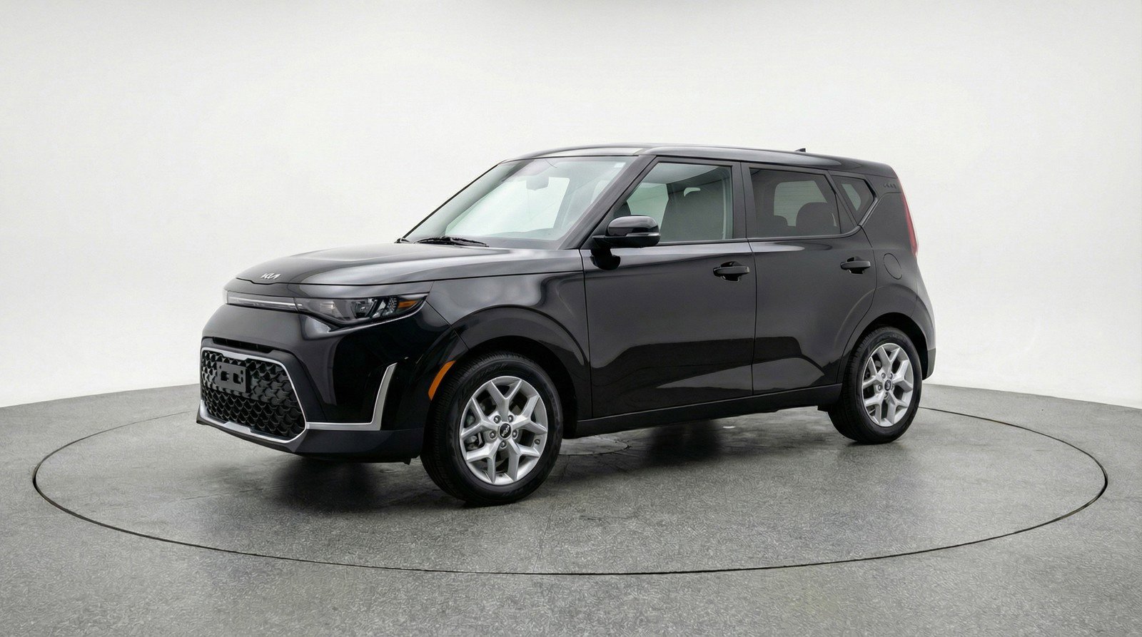 Used 2025 Kia Soul LX w/ LX Technology Package image 3