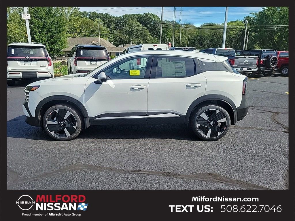 Used 2025 Nissan Kicks SR image 1