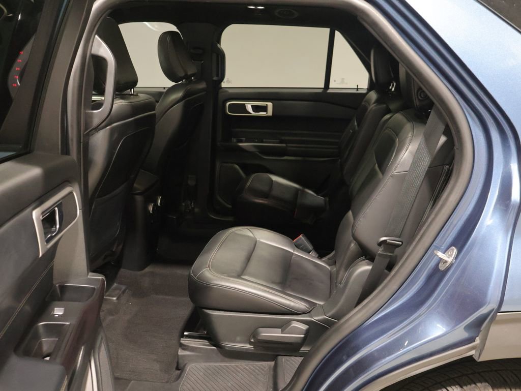 Used 2020 Ford Explorer XLT w/ Equipment Group 202A AWD/4WD image 19