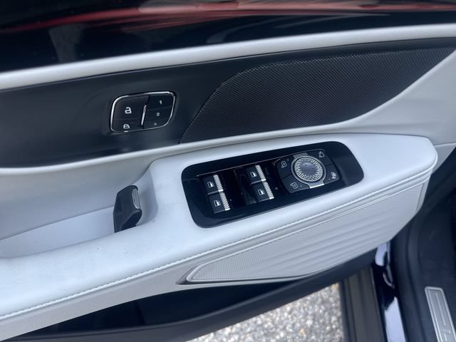 New 2026 Lincoln Nautilus Premier AWD/4WD image 13